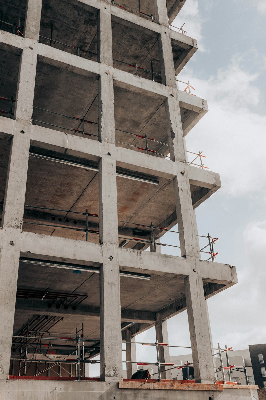 Concrete building scaffolding